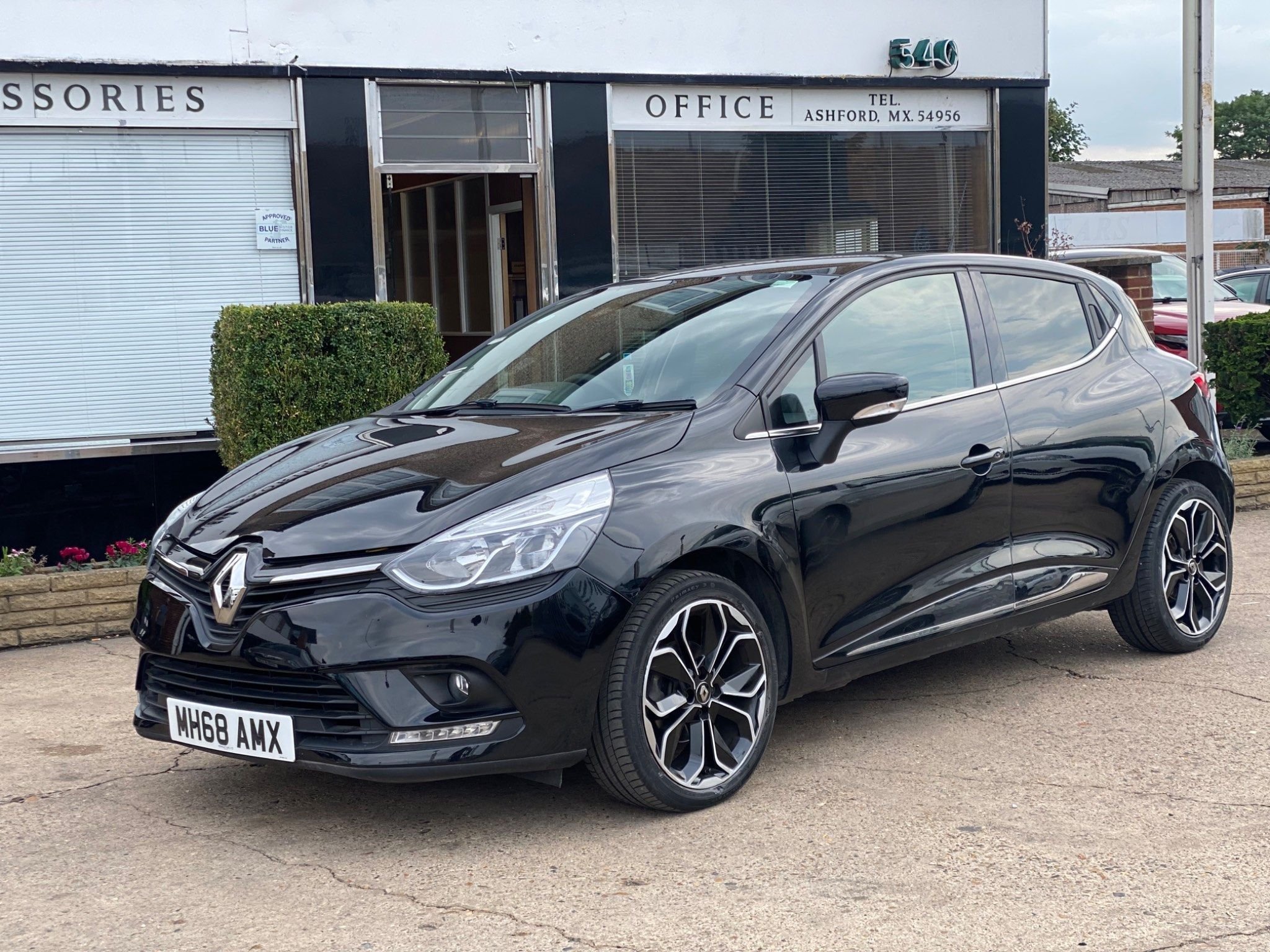 Sold 2019 Renault Clio ICONIC TCE 5-Door, Staines, Middlesex